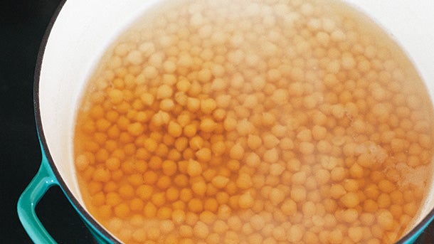 2-Red-Pepper-Hummus_Cooking-the-Chickpeas