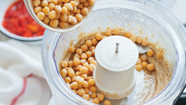 6b-Red-Pepper-Hummus_Adding-Chickpeas