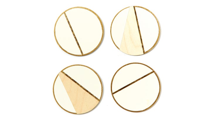 Outdoor Entertaining Essentials Clean eating is a diet concept where a person avoids refined and processed foods and those that have artificial ingredients, such as certain preservatives and additives. clean eating magazine