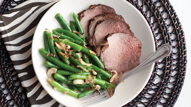 Cocoa Roast Beef and Garlicky Green Beans with Crispy Shallots Cocoa Roast Beef and Garlicky Green Beans with Crispy Shallots