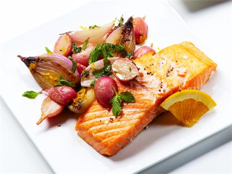 30LowCalMeals2 Salmon, Radish and Shallot Roast recipe