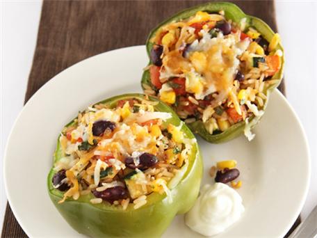 30LowCalMeals21 Low Calorie Meal: Mexican Poblano Stuffed Peppers