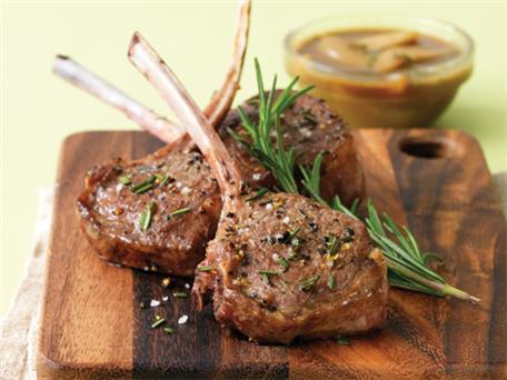 30LowCalMeals6 One-Skillet Lamb Chops with Pears recipe