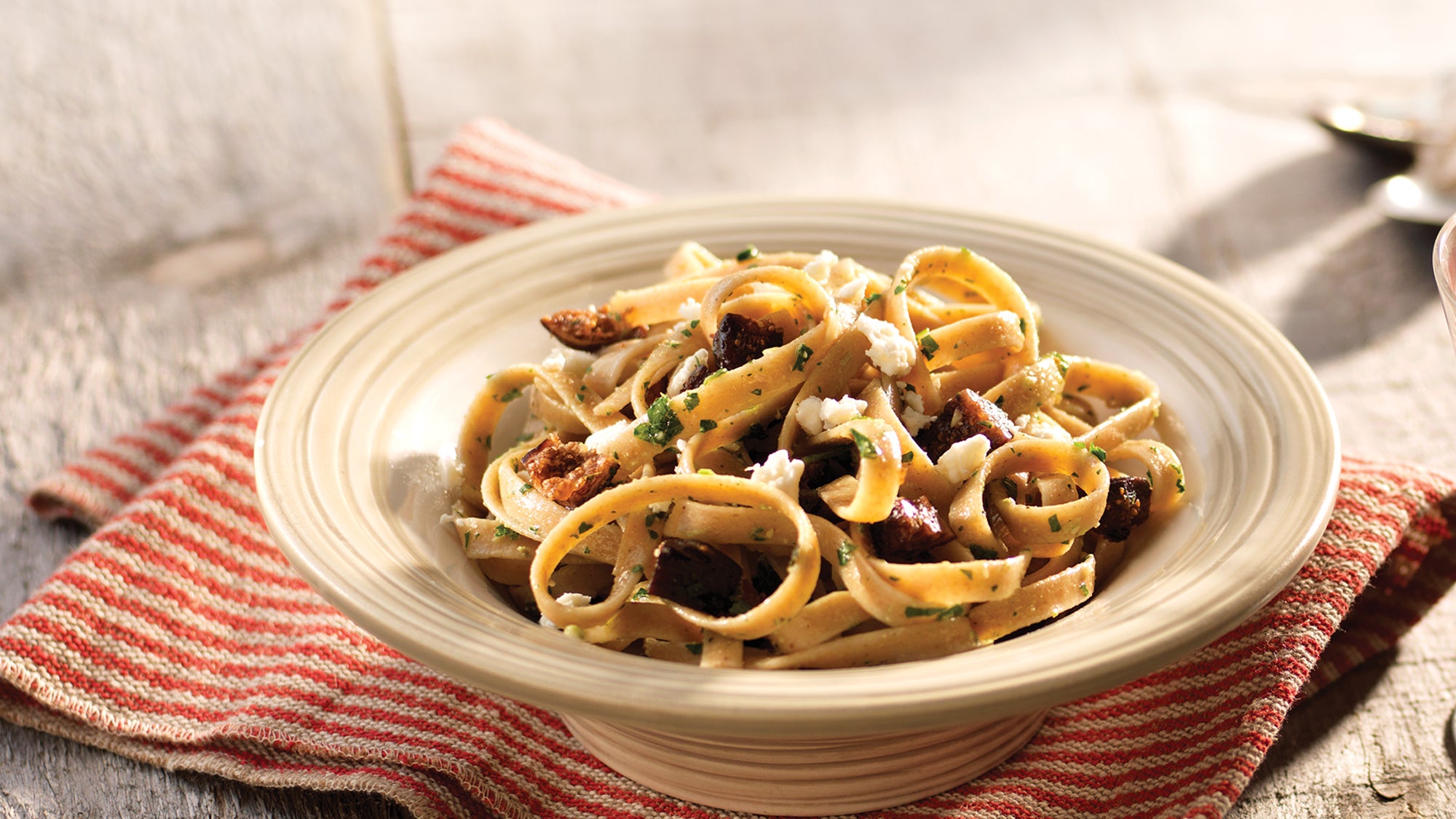 Fettuccine with Mint Pesto Figs and Feta Fettuccine with pesto recipe